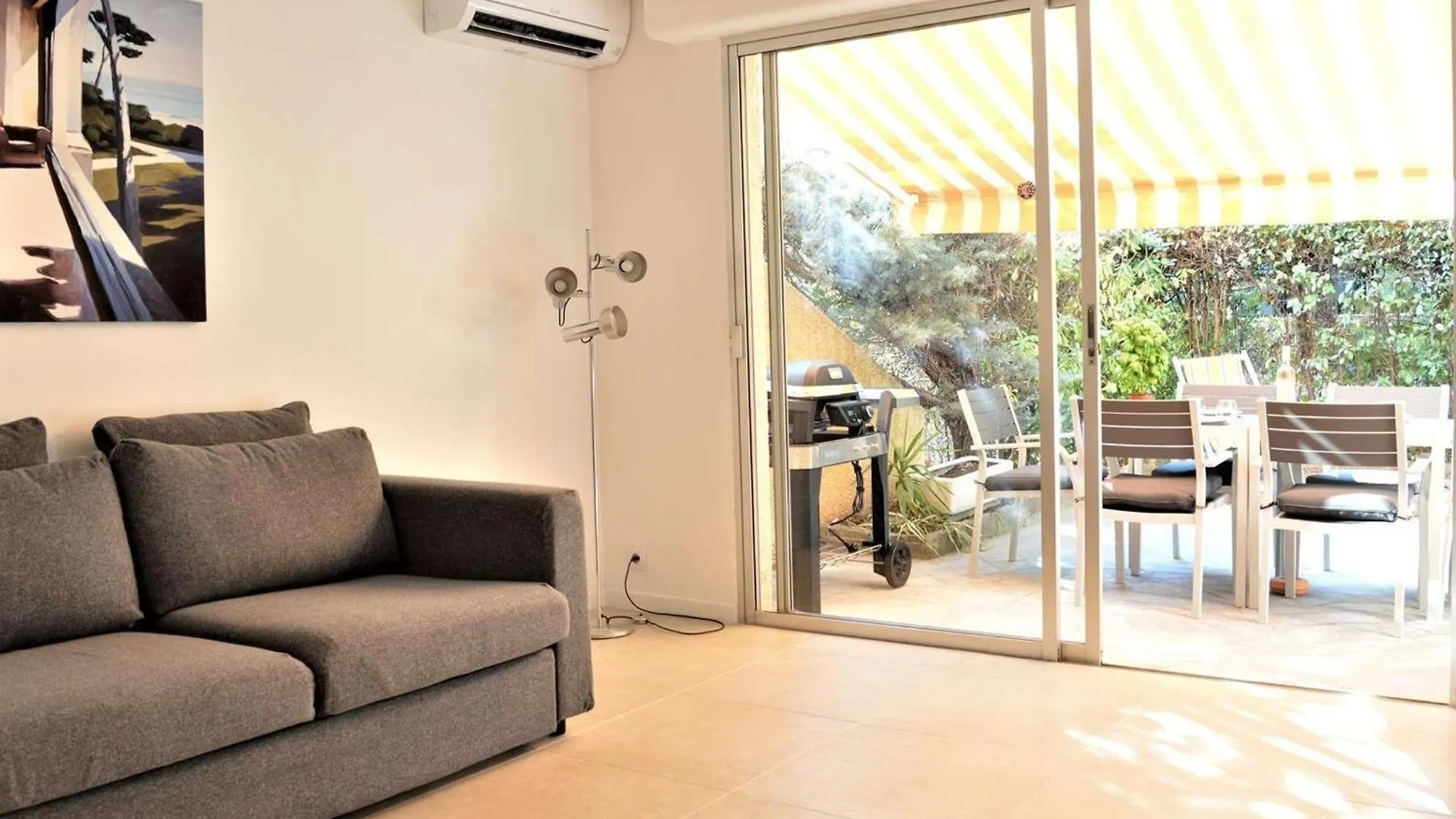 Appartement 2P Climatise Avec Jardin Et Parking Pres De La Mer - Fr-1-226B-223 Cavalaire-sur-Mer Apartment