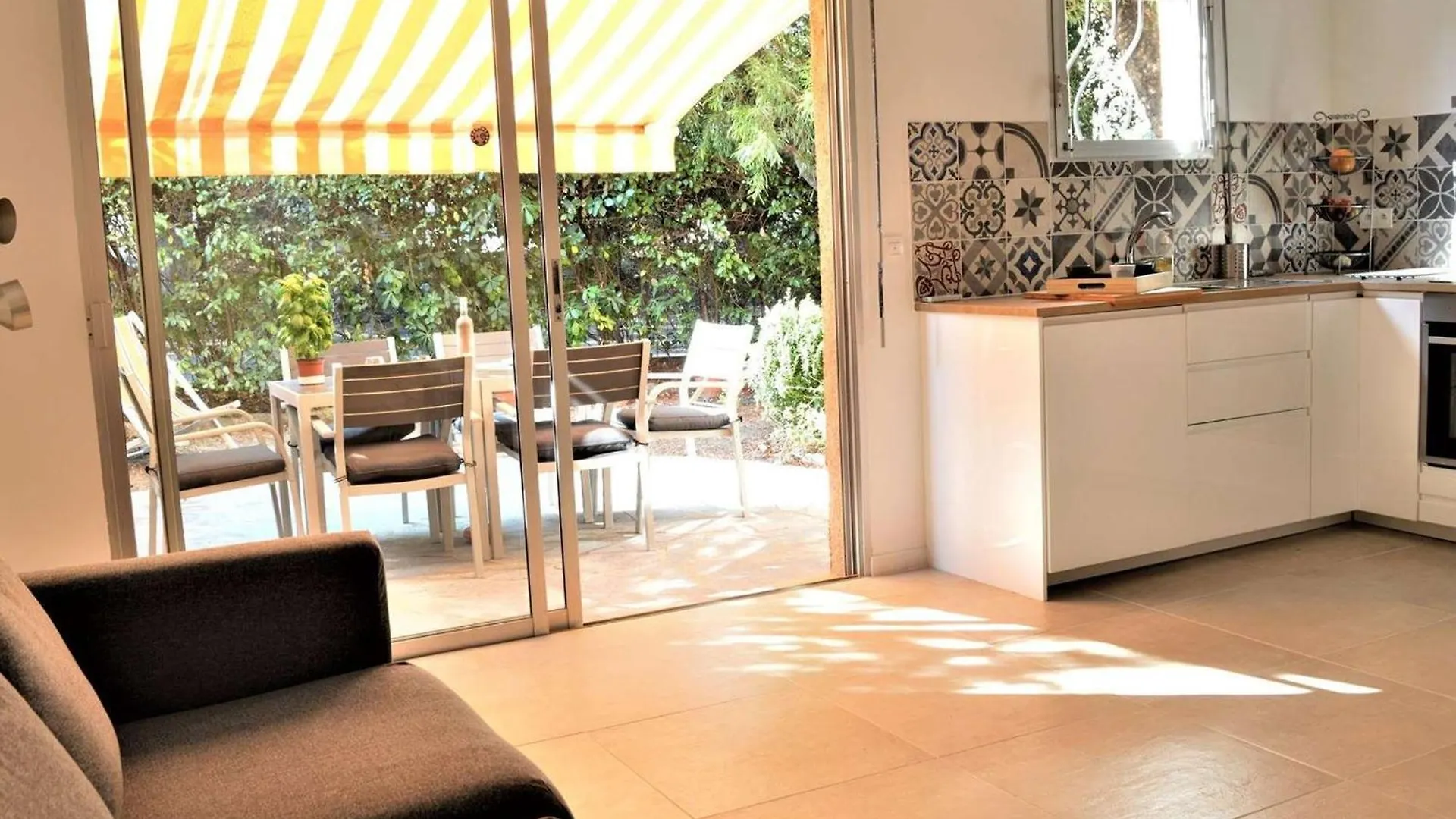 Appartement 2P Climatise Avec Jardin Et Parking Pres De La Mer - Fr-1-226B-223 Cavalaire-sur-Mer France